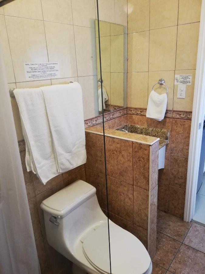 Suites Leon Rojo Tijuana Esterno foto